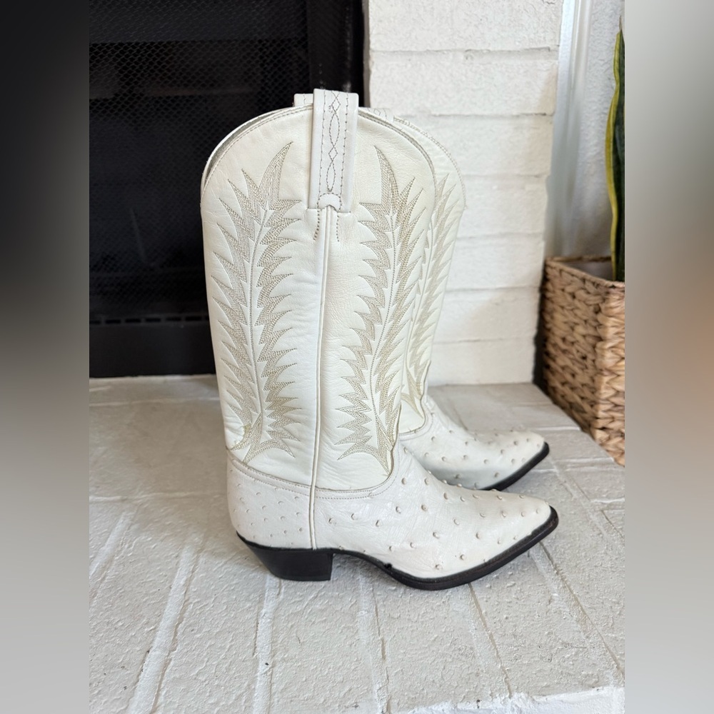 Tony Lama "Winter White" Full Quill Ostrich 6.5 M Women’s Bone Boots - Picture 3 of 11